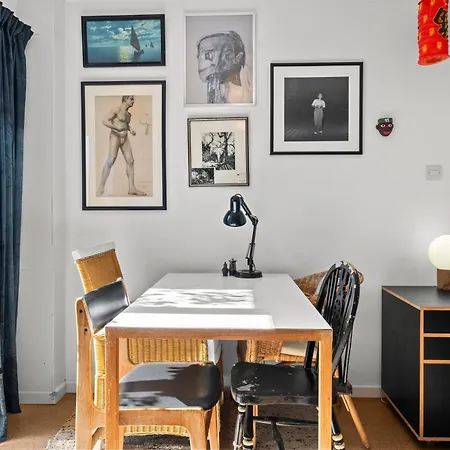 Comfy Gem 3 Bedroom By Altoluxoexperience Short Lets & Serviced With Free Wifi & Parking