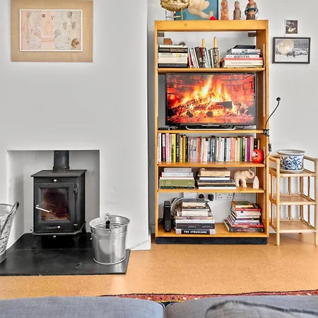 Comfy Gem 3 Bedroom By Altoluxoexperience Short Lets & Serviced With Free Wifi & Parking Bristol