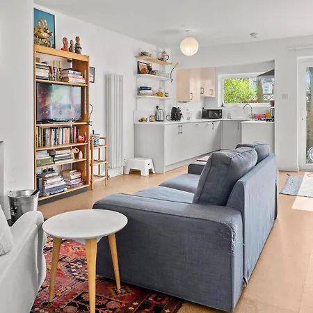 Comfy Gem 3 Bedroom By Altoluxoexperience Short Lets & Serviced With Free Wifi & Parking בית נופש *