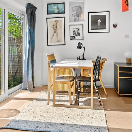 Comfy Gem 3 Bedroom By Altoluxoexperience Short Lets & Serviced With Free Wifi & Parking