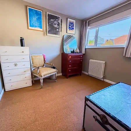Comfy Gem 3 Bedroom By Altoluxoexperience Short Lets & Serviced With Free Wifi & Parking *